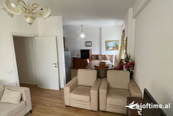 Shtepi me qera 2+1 ne Tirane - 550 Euro