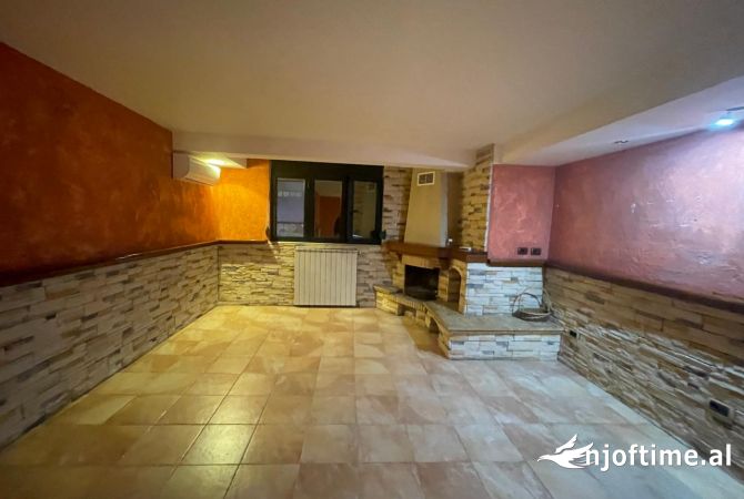 Ambient biznesi me qera 2+1 ne Tirane - 1,500 Euro