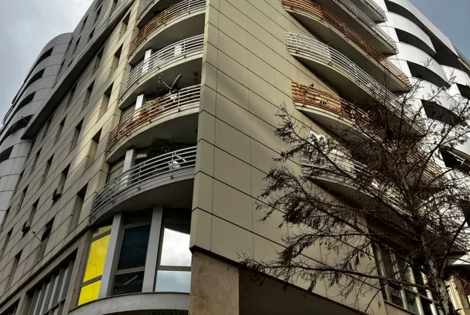 Ambjent biznesi me qera 3+1 ne Tirane - 1,500 Euro