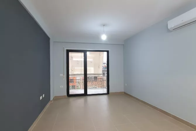 Ambjent biznesi me qera 3+1 ne Tirane - 550 Euro