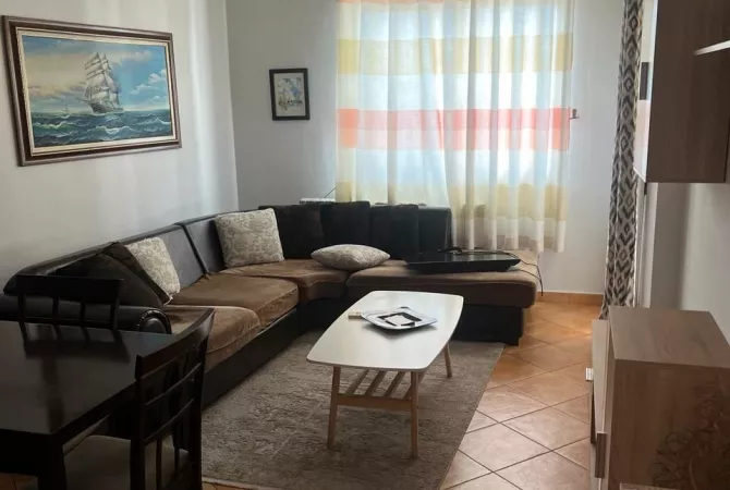 Shtepi me qera 2+1 ne Tirane - 500 Euro