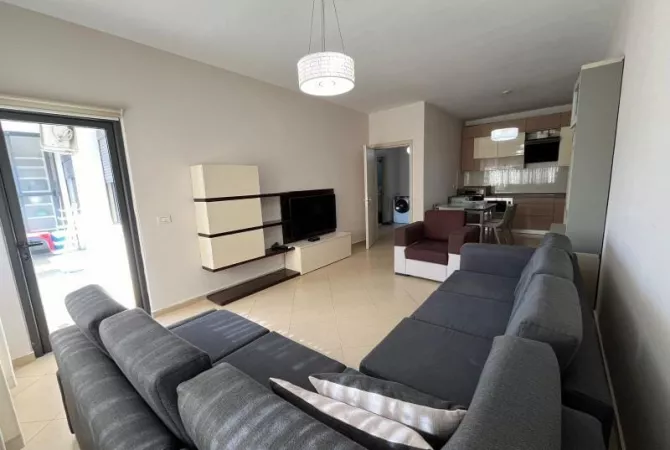 Shtepi me qera 2+1 ne Tirane - 650 Euro