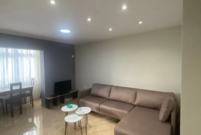 Shtepi me qera 2+1 ne Tirane - 700 Euro