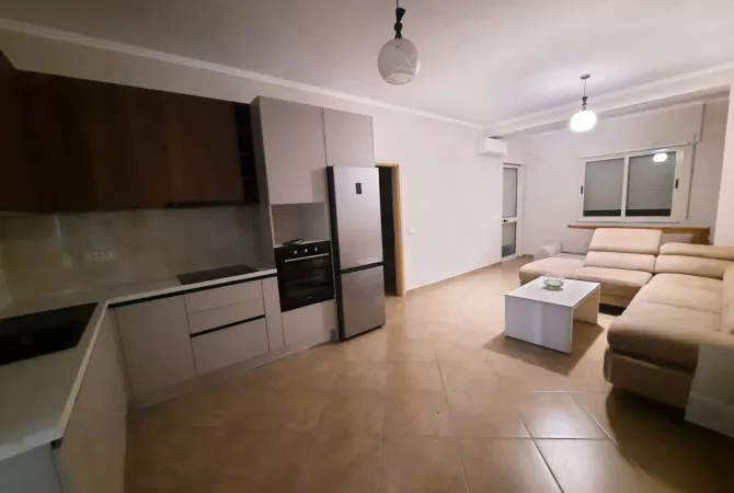 Shtepi me qera 1+1 ne Tirane - 470 Euro