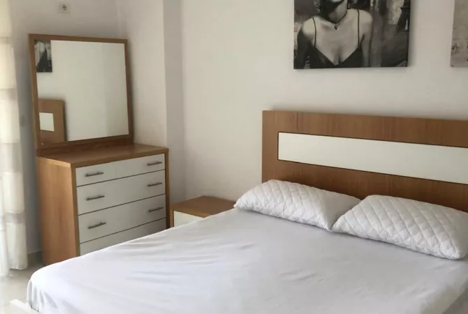 Shtepi me qera 2+1 ne Tirane - 48,000 Leke