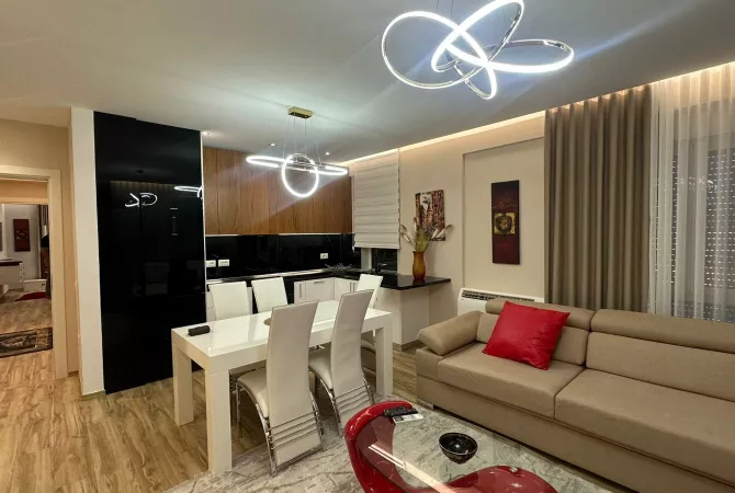 Shtepi me qera 2+1 ne Tirane - 700 Euro