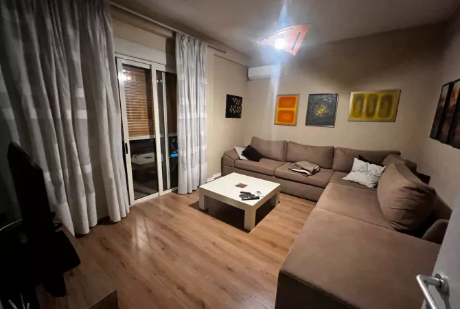 Shtepi me qera 2+1 ne Tirane - 63,000 Leke