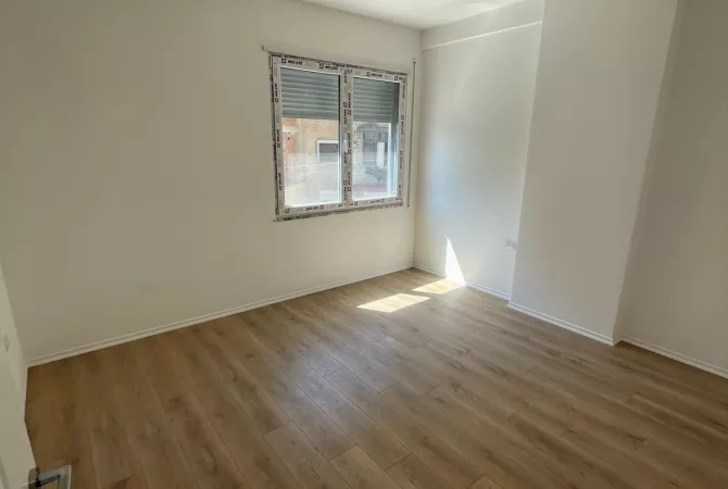 Shtepi me qera 2+1 ne Tirane - 800 Euro