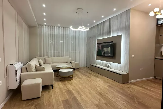 Shtepi me qera 2+1 ne Tirane - 1,000 Euro