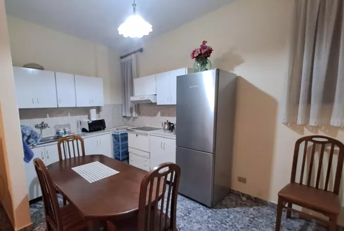 Shtepi me qera 2+1 ne Tirane - 520 Euro
