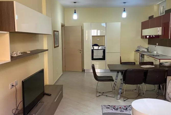 Shtepi me qera 2+1 ne Tirane - 600 Euro
