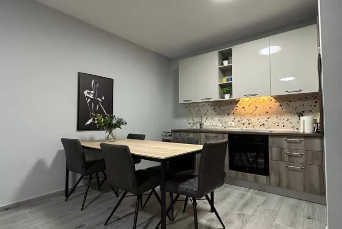 Shtepi me qera 1+1 ne Tirane - 55,000 Leke