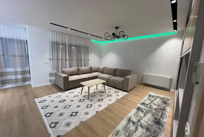 Shtepi me qera 3+1 ne Tirane - 1,100 Euro