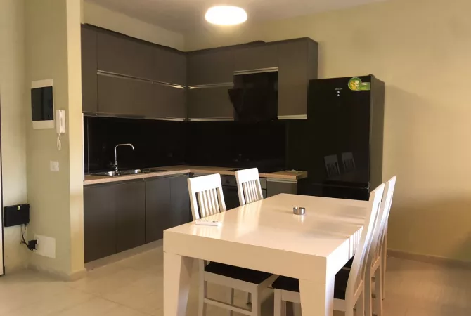 Shtepi me qera 2+1 ne Tirane - 900 Euro