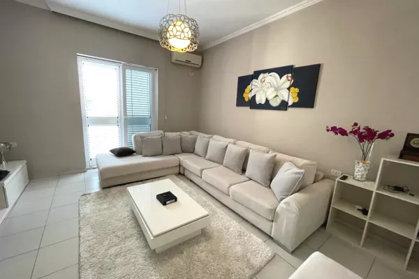Shtepi me qera 1+1 ne Tirane - 35,000 Leke