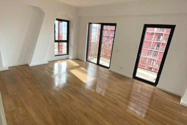 Business Property for Rent 3+1 in Tirana - 1,200 Euro