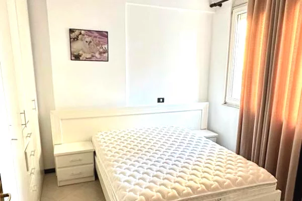 Shtepi me qera 2+1 ne Tirane - 600 Euro