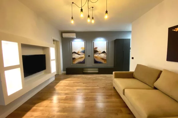Shtepi me qera 3+1 ne Tirane - 700 Euro