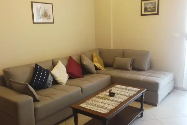 Shtepi me qera 2+1 ne Tirane - 600 Euro