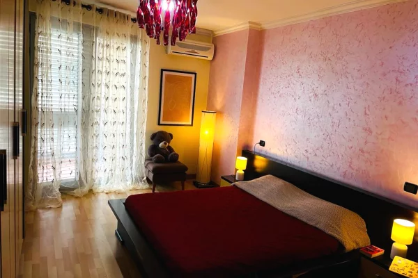 Shtepi me qera 2+1 ne Tirane - 470 Euro