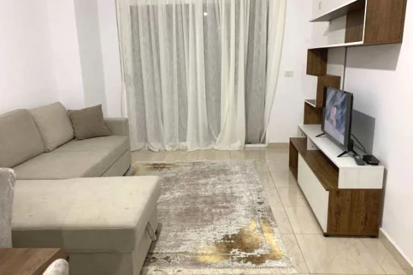 Shtepi me qera 1+1 ne Tirane - 44,000 Leke