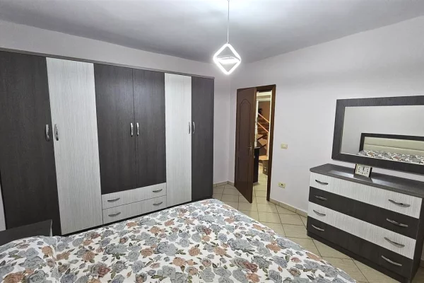 Shtepi me qera 2+1 ne Tirane - 550 Euro