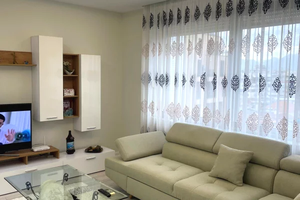 Shtepi me qera 1+1 ne Tirane - 900 Euro