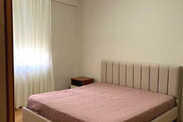 Shtepi me qera 2+1 ne Tirane - 600 Euro