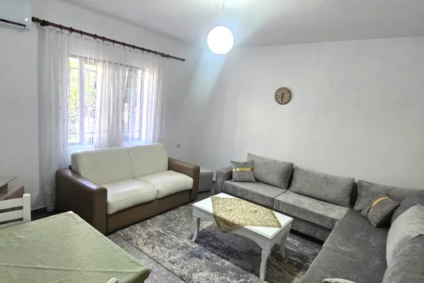 Shtepi me qera 1+1 ne Tirane - 450 Euro