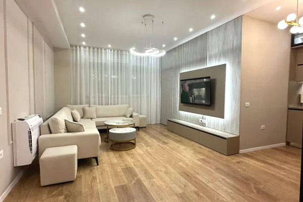 Shtepi me qera 2+1 ne Tirane - 1,200 Euro