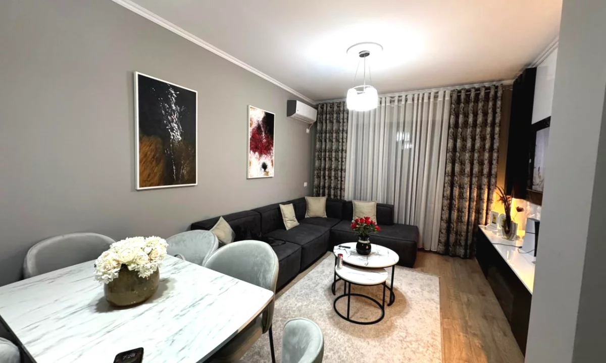 Shtepi me qera Apartament ne Tirane, 1+1, Mobilimi E mobiluar, Pagesa 500  Euro.