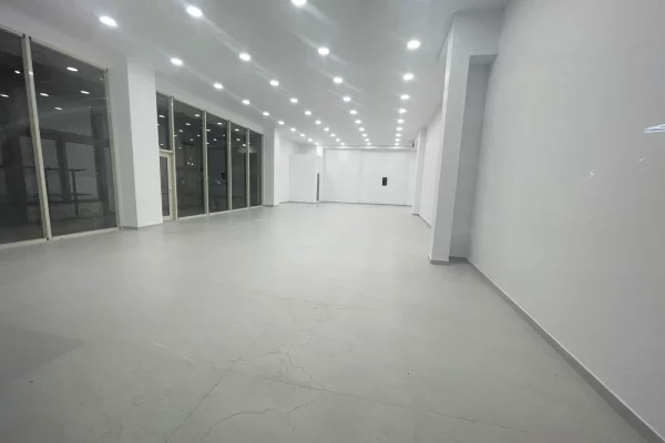Ambient biznesi me qera 1+1 ne Tirane - 4,200 Euro