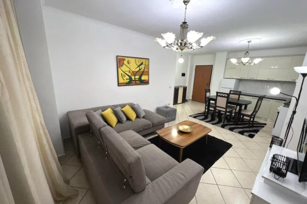 Shtepi me qera 2+1 ne Tirane - 65,000 Leke