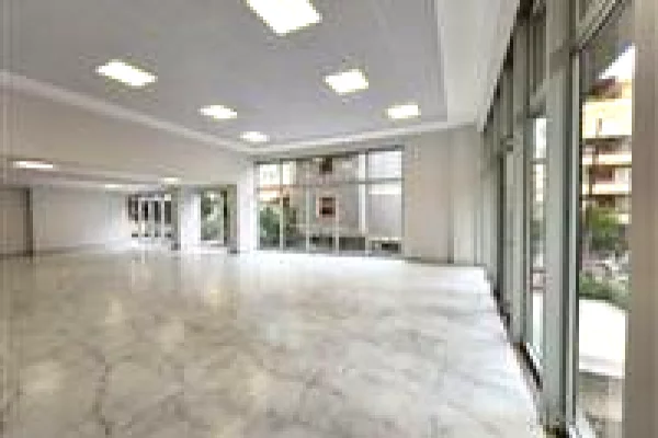 Ambient biznesi me qera 2+1 ne Tirane - 1,000 Euro