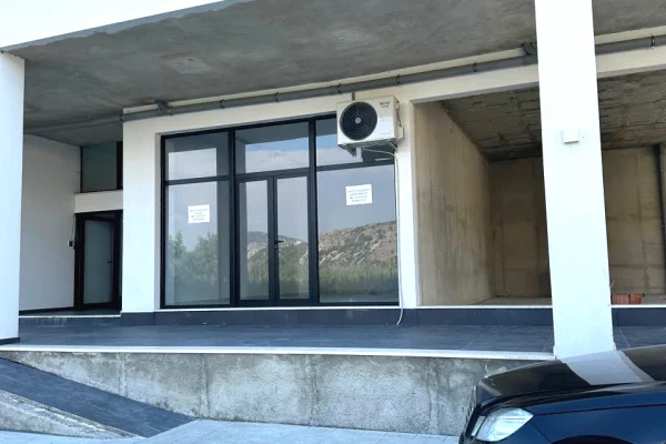 Ambient biznesi ne shitje 2+1 ne Lezhe - 109,000 Euro