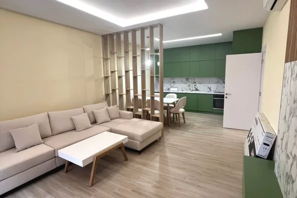 Shtepi me qera 2+1 ne Tirane - 1,300 Euro