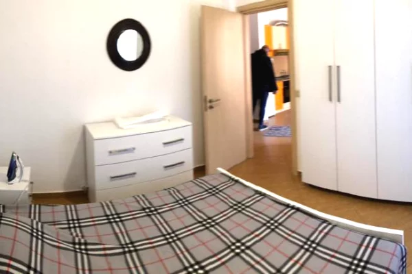 Shtepi me qera 1+1 ne Tirane - 43,000 Leke