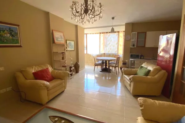 Shtepi me qera 1+1 ne Tirane - 550 Euro