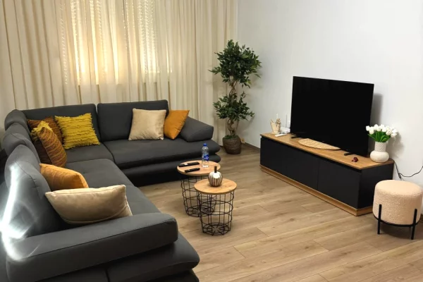 Shtepi me qera 2+1 ne Tirane - 800 Euro