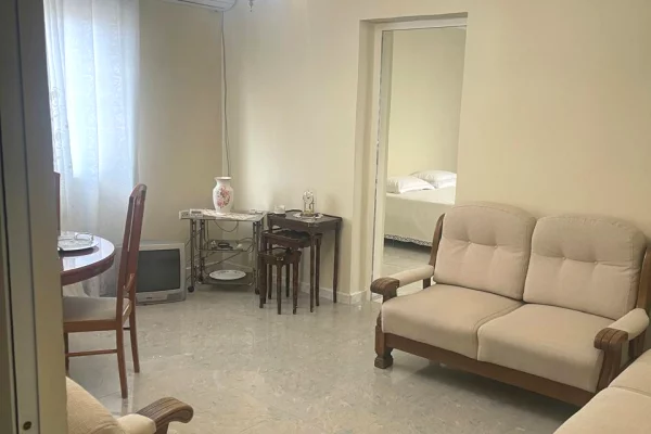 Shtepi me qera 2+1 ne Tirane - 450 Euro