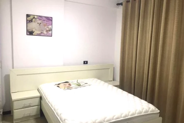 Shtepi me qera 2+1 ne Tirane - 550 Euro