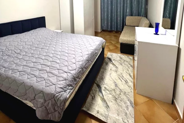 Shtepi me qera 1+1 ne Tirane - 65,000 Leke