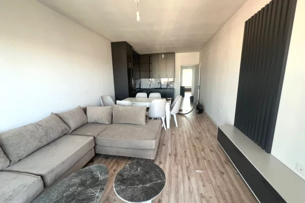 Shtepi me qera 2+1 ne Tirane - 650 Euro