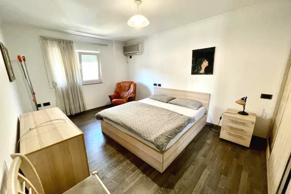 Shtepi me qera 1+1 ne Tirane - 380 Euro