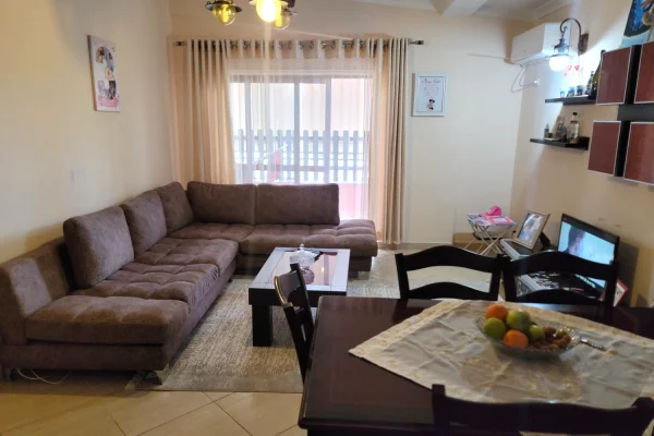 Shtepi me qera 2+1 ne Tirane - 350 Euro