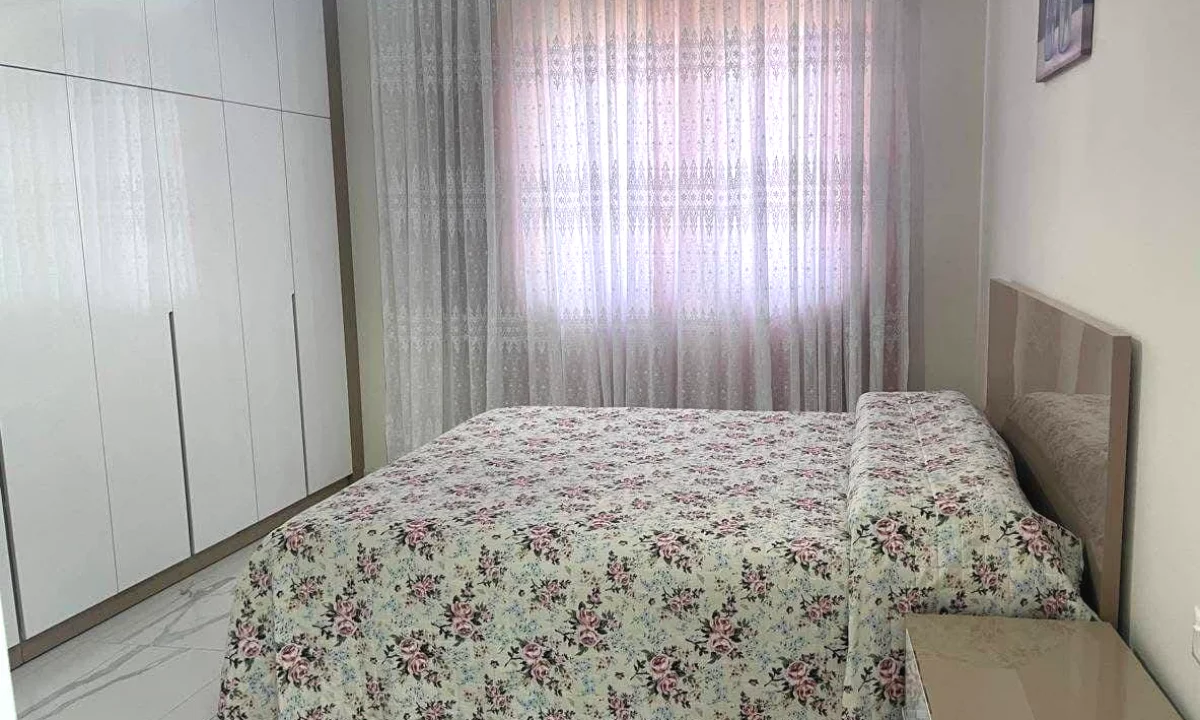 Shtepi me qera Apartament ne Tirane, 2+1, Mobilimi E mobiluar, Pagesa 750  Euro.
