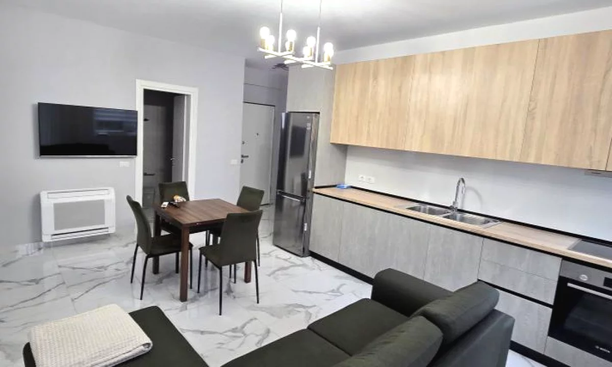 Shtepi me qera Apartament ne Tirane, 2+1, Mobilimi E mobiluar, Pagesa 630  Euro.