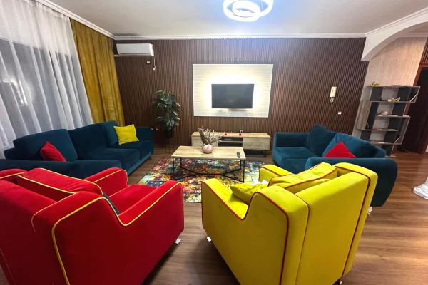 Shtepi me qera 2+1 ne Tirane - 800 Euro