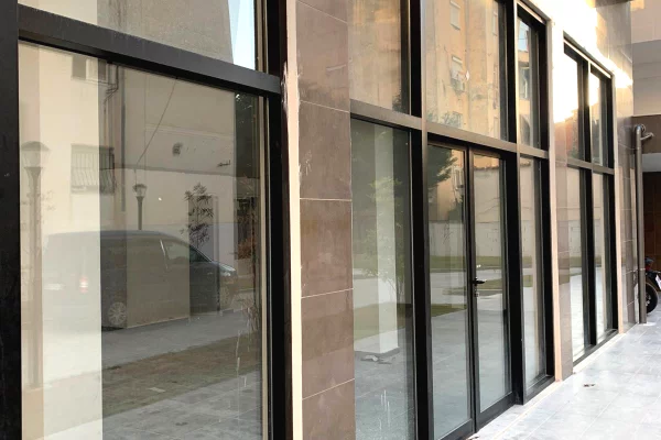 Ambient biznesi me qera 1+1 ne Tirane - 65,000 Leke