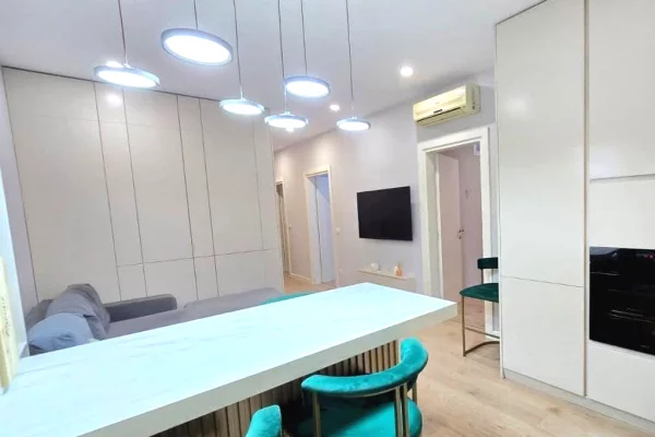 Shtepi me qera 2+1 ne Tirane - 60,000 Leke